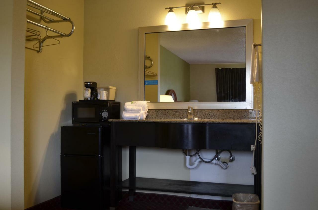 Budget Inn Williamsville Extérieur photo